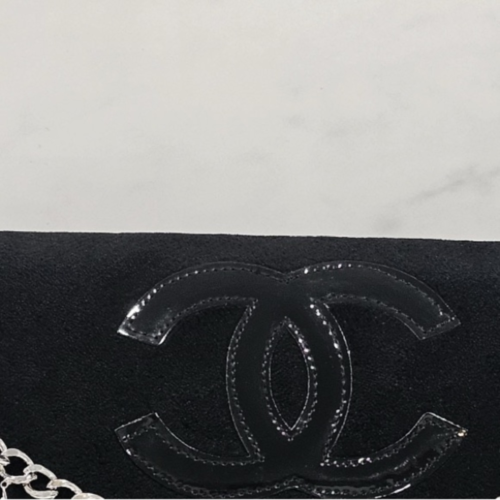 Authentic Chanel Precision Terry Cloth Shoulder Bag 2006  (item #N02) - Picture 4 of 12